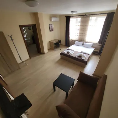 Twain Apart&rooms Aparthotel 3*