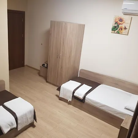 Twain Apart&rooms 3*