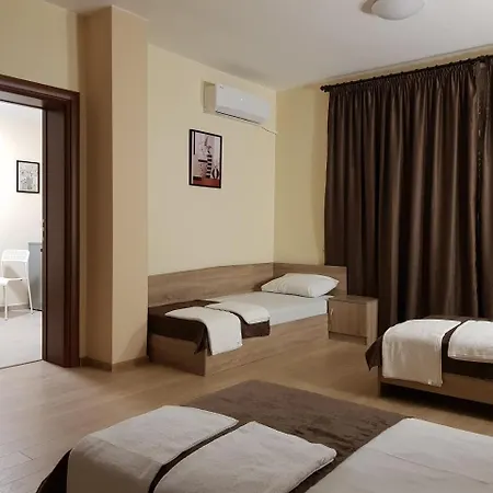 Twain Apart&rooms