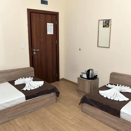 Twain Apart&rooms