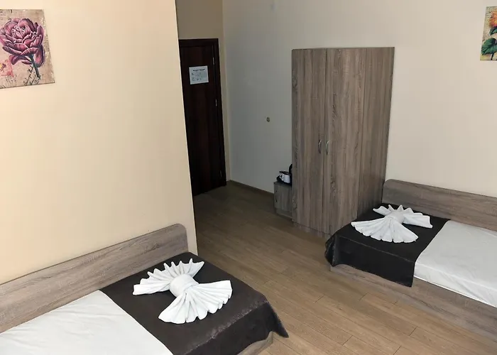 Twain Apart&rooms Aparthotel 3*