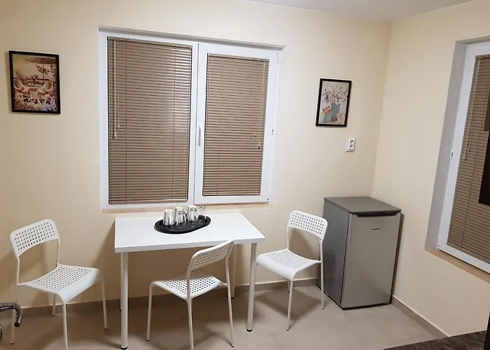 Twain Apart&rooms 3* София